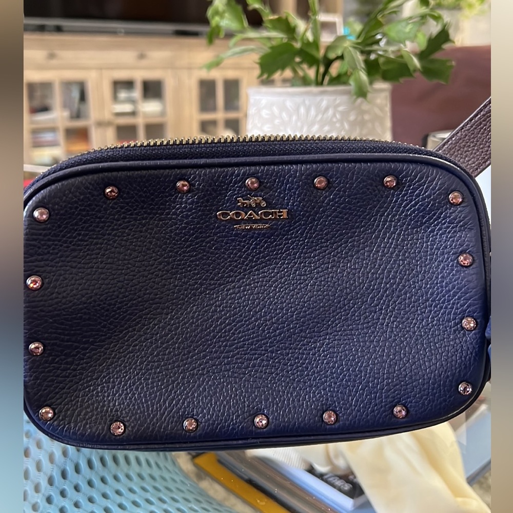 Vintage COACH PURSE.